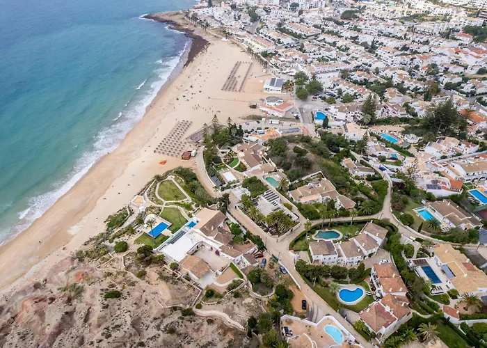 Coolhouses Luz, 3 Bed Linked House, Shared Pool, A Stone's Throw Of The Sea, Casa Sirrah