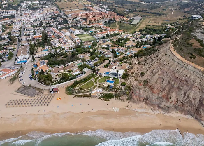 Coolhouses Luz, 3 Bed Linked House, Shared Pool, A Stone's Throw Of The Sea, Casa Sirrah 度假居