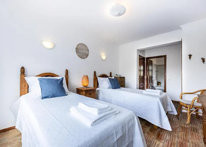 Coolhouses Luz, 3 Bed Linked House, Shared Pool, A Stone's Throw Of The Sea, Casa Sirrah 度假居 *