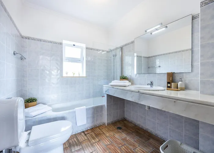 Coolhouses Luz, 3 Bed Linked House, Shared Pool, A Stone's Throw Of The Sea, Casa Sirrah Luz