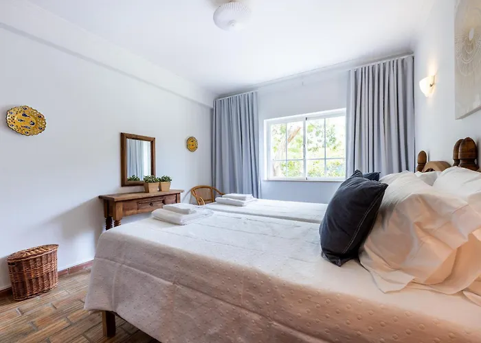 Coolhouses Luz, 3 Bed Linked House, Shared Pool, A Stone's Throw Of The Sea, Casa Sirrah 度假居 *