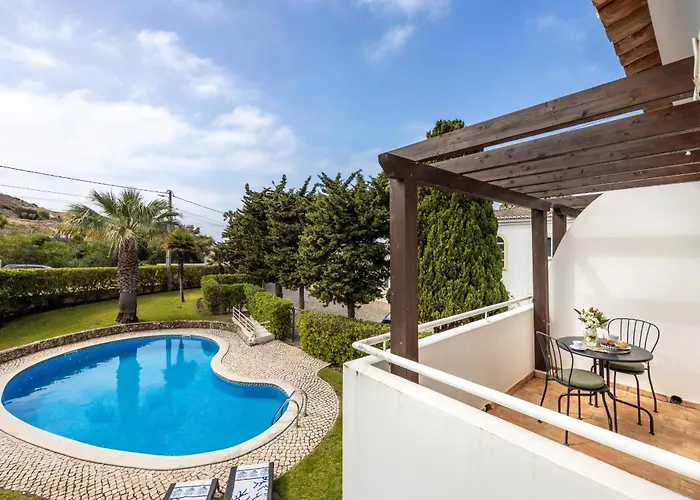 度假居 Coolhouses Luz, 3 Bed Linked House, Shared Pool, A Stone's Throw Of The Sea, Casa Sirrah *
