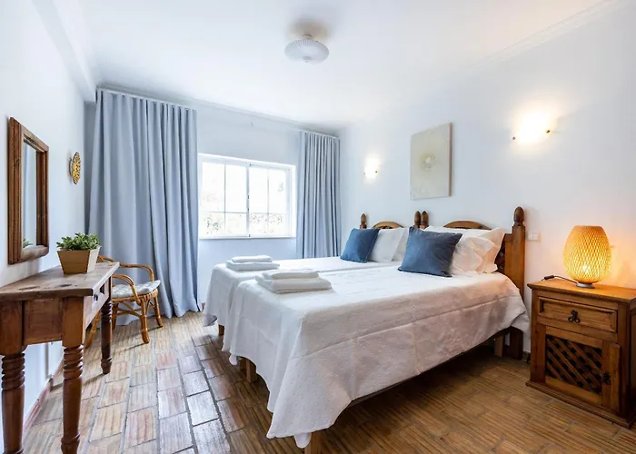 Coolhouses Luz, 3 Bed Linked House, Shared Pool, A Stone's Throw Of The Sea, Casa Sirrah Luz