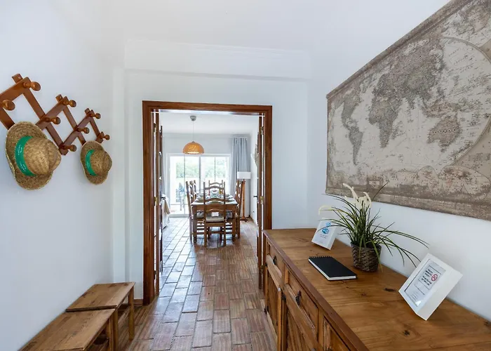 Coolhouses Luz, 3 Bed Linked House, Shared Pool, A Stone's Throw Of The Sea, Casa Sirrah Luz