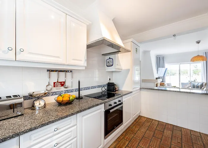 度假居 Coolhouses Luz, 3 Bed Linked House, Shared Pool, A Stone's Throw Of The Sea, Casa Sirrah