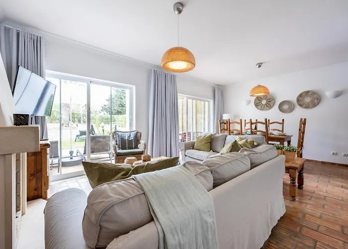 度假居 Coolhouses Luz, 3 Bed Linked House, Shared Pool, A Stone's Throw Of The Sea, Casa Sirrah
