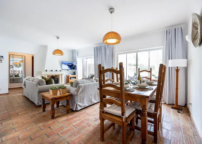 度假居 Coolhouses Luz, 3 Bed Linked House, Shared Pool, A Stone's Throw Of The Sea, Casa Sirrah Luz
