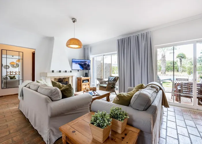 度假居 Coolhouses Luz, 3 Bed Linked House, Shared Pool, A Stone's Throw Of The Sea, Casa Sirrah