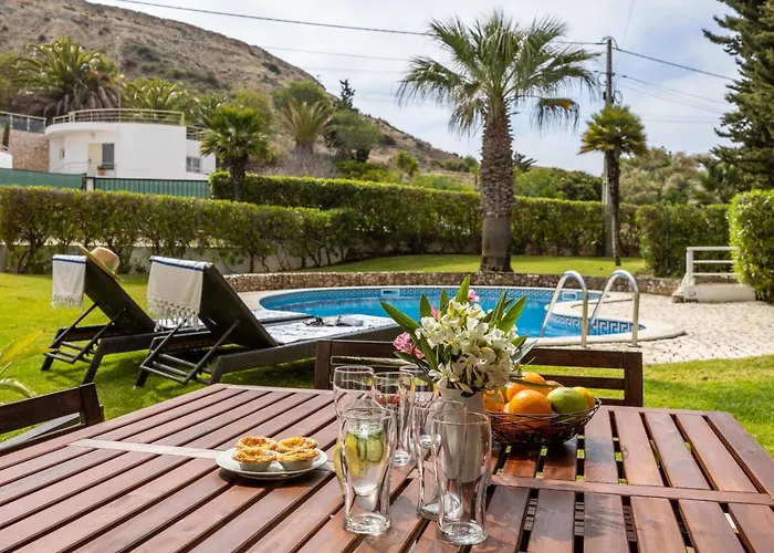Coolhouses Luz, 3 Bed Linked House, Shared Pool, A Stone's Throw Of The Sea, Casa Sirrah Luz
