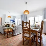 Semesterbostad Coolhouses Luz, 3 Bed Linked House, Shared Pool, A Stone's Throw Of The Sea, Casa Sirrah Luz