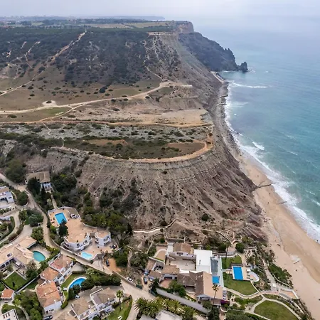 Casa Sirrah Condominio Moradias Parque Da Praia By Coolhouses * Luz