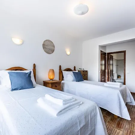 Coolhouses Luz, 3 Bed Linked House, Shared Pool, A Stone's Throw Of The Sea, Casa Sirrah Ferienhaus *