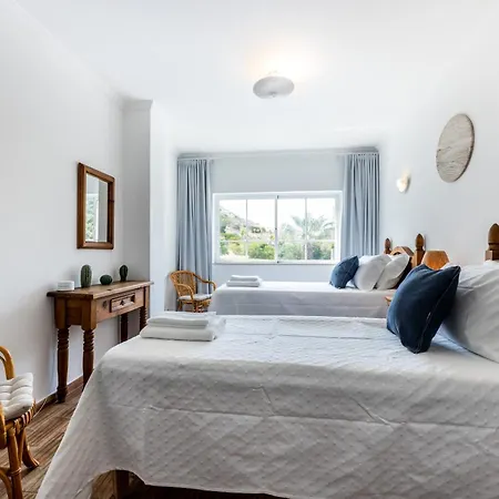 Coolhouses Luz, 3 Bed Linked House, Shared Pool, A Stone's Throw Of The Sea, Casa Sirrah Ferienhaus Luz