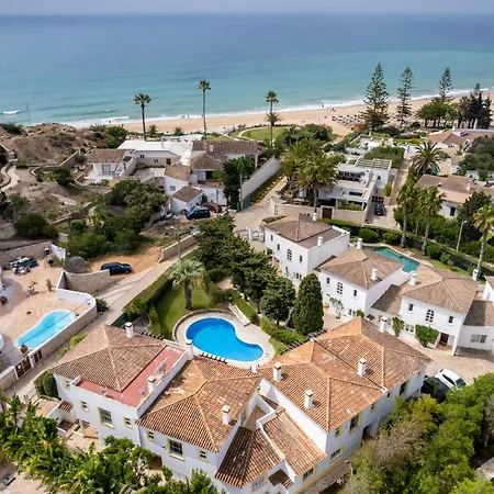 Coolhouses Luz, 3 Bed Linked House, Shared Pool, A Stone's Throw Of The Sea, Casa Sirrah *