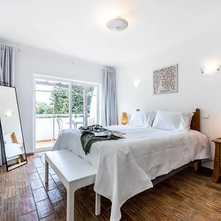 Coolhouses Luz, 3 Bed Linked House, Shared Pool, A Stone's Throw Of The Sea, Casa Sirrah Casa vacanze Luz