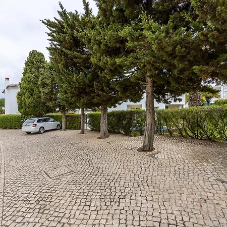 Semesterbostad Casa Sirrah Condominio Moradias Parque Da Praia By Coolhouses Luz