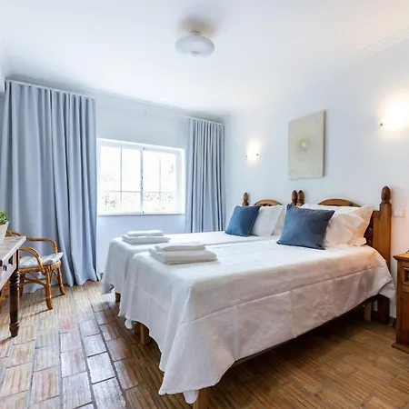 Coolhouses Luz, 3 Bed Linked House, Shared Pool, A Stone's Throw Of The Sea, Casa Sirrah Luz