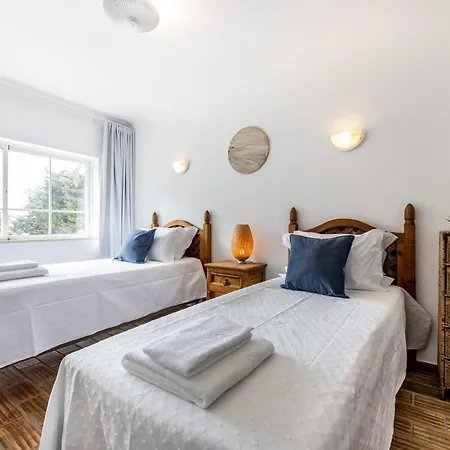 Coolhouses Luz, 3 Bed Linked House, Shared Pool, A Stone's Throw Of The Sea, Casa Sirrah * Luz