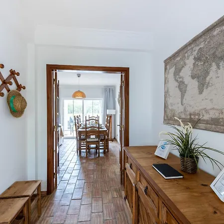 Coolhouses Luz, 3 Bed Linked House, Shared Pool, A Stone's Throw Of The Sea, Casa Sirrah Luz