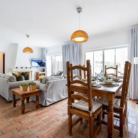 Semesterbostad Casa Sirrah Condominio Moradias Parque Da Praia By Coolhouses Luz