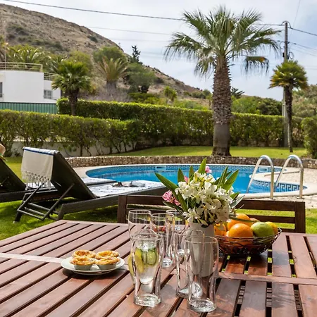 Coolhouses Luz, 3 Bed Linked House, Shared Pool, A Stone's Throw Of The Sea, Casa Sirrah Luz